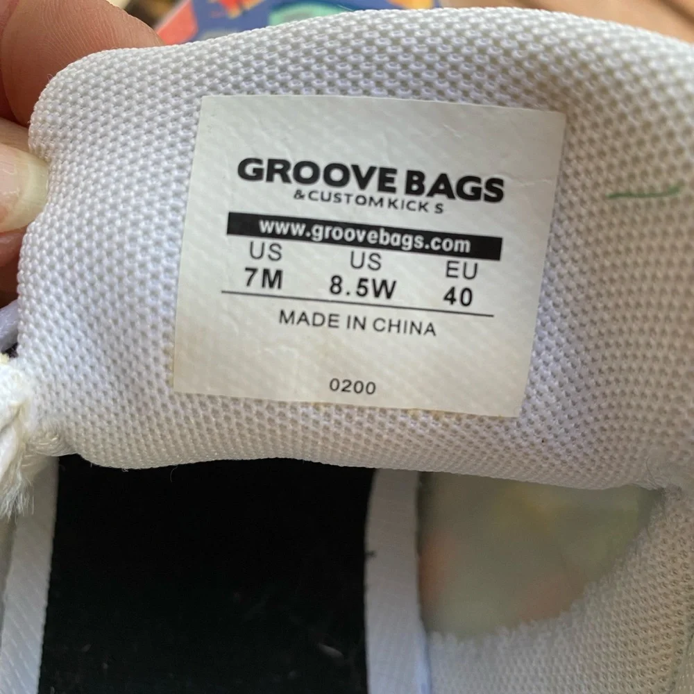 GROOVE BAHS TENNIS SHORS SEAMSTRESS THEMED LIKE NEW SIZE 7 women’s